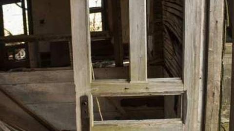 Beautiful Decay - guyitt_19.jpg