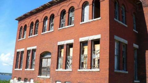 Madison - Madison-Barracks8.jpg