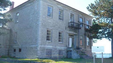 Madison - Madison-Barracks16.jpg