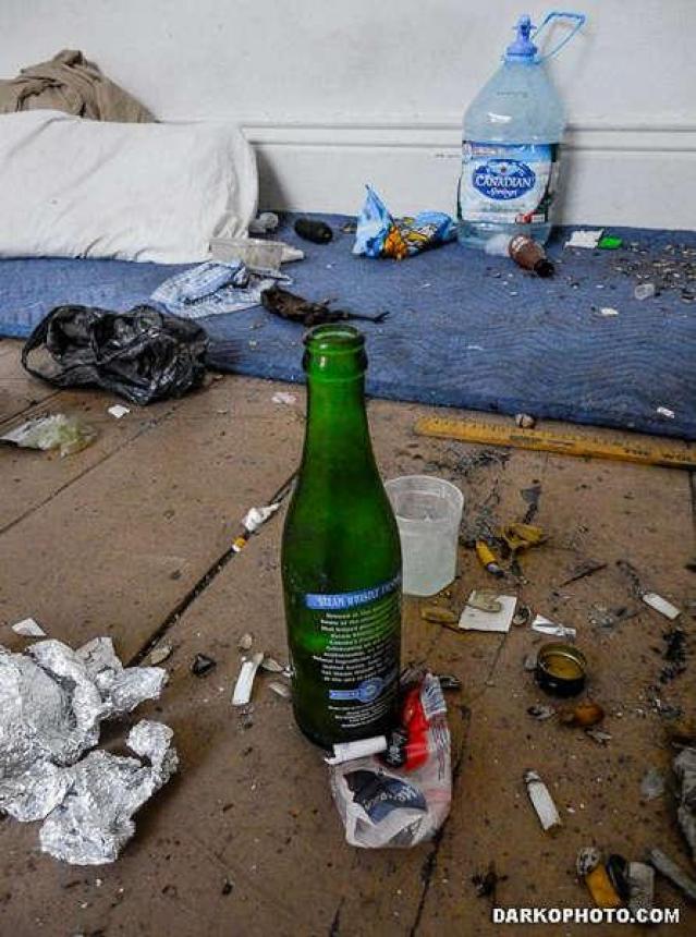 Leanin' on Peter photo 5