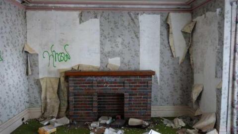 Hutchinson Jan 4/14 - Hurontario-Street217.jpg