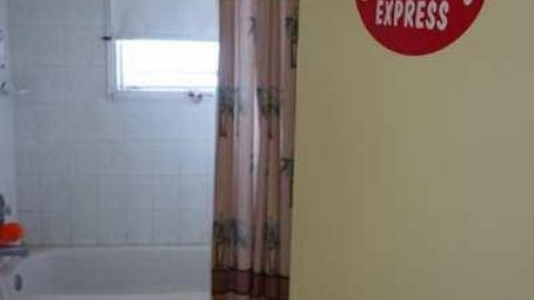 Jan 4/14 - 70s-Bungalow5.jpg