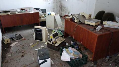 Jan 4/14 - 70s-Bungalow13.jpg