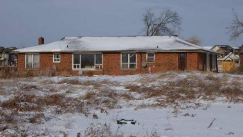 Jan 4/14 - 70s-Bungalow15.jpg