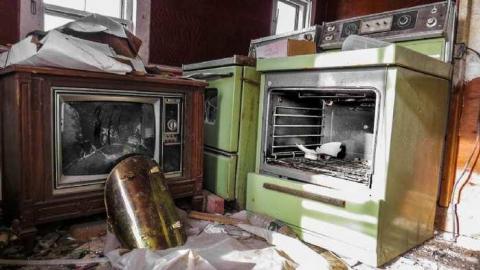 Help, Daddy Hurt Me  - 06b - IMG_8319-3.jpg