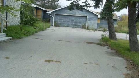 Sutton home with indoor pool photo 5