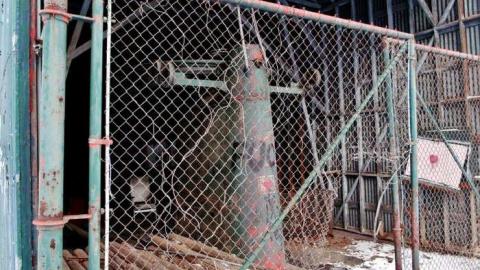 Dead Lift - Can-not-get-a-Lift19.jpg