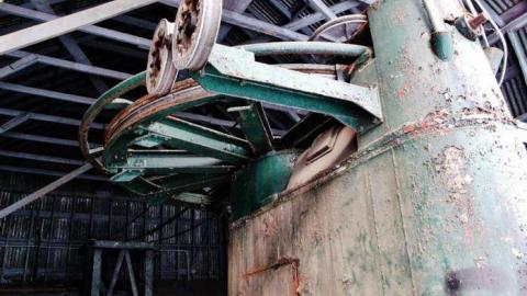 Dead Lift - Can-not-get-a-Lift5.jpg