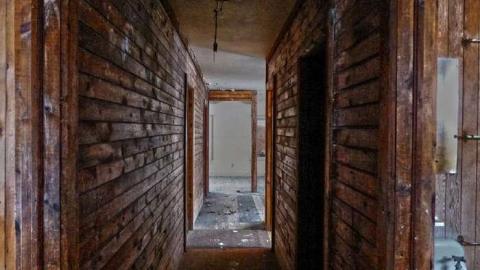 Anthens Beach Threesome - Anthes-Beach-Houses39.jpg