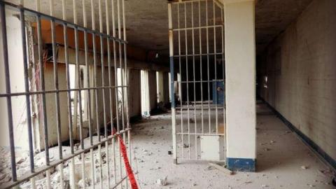 Breaking In - The-Newer-Don-Jail28.jpg