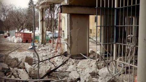 Breaking In - The-Newer-Don-Jail77.jpg