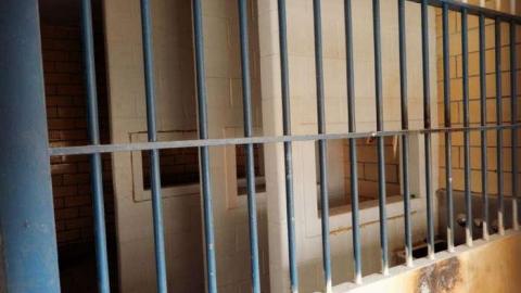 Breaking In - The-Newer-Don-Jail31.jpg