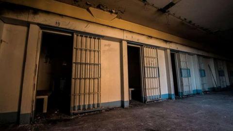 Framed!! - The-Newer-Don-Jail95.jpg