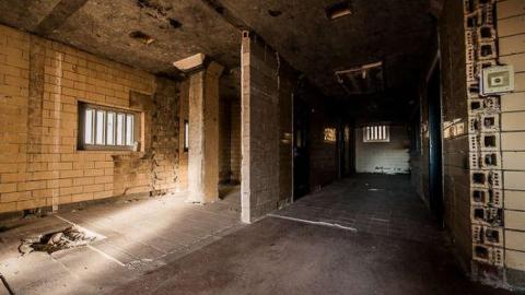 Framed!! - The-Newer-Don-Jail13.jpg