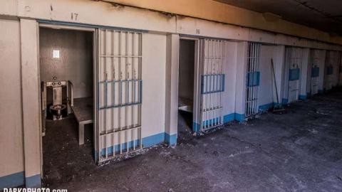 Framed!! - The-Newer-Don-Jail21.jpg