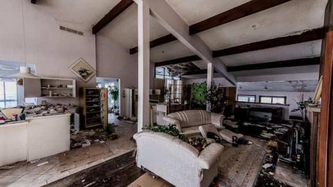 Sad - Abandoned-Cat-Lady-House7.jpg