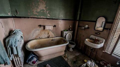 Too Much Too Handle - Mother in the Eyes-8775.jpg