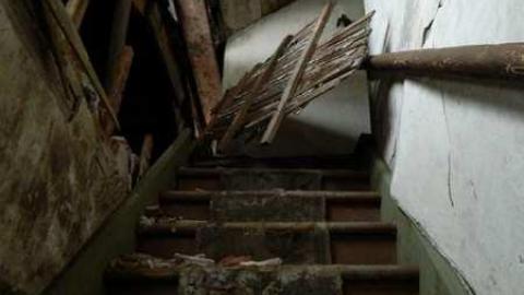 Upstairs April 2013 - Farmhouse-NE-of-Fergus57.jpg