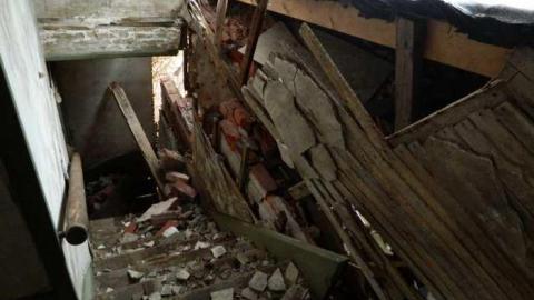 Upstairs April 2013 - Farmhouse-NE-of-Fergus58.jpg