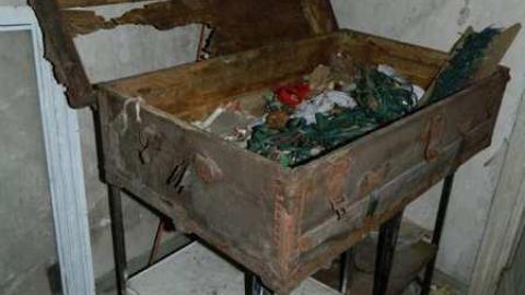 Upstairs April 2013 - Farmhouse-NE-of-Fergus62.jpg