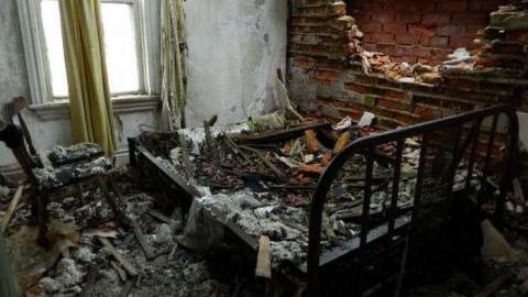 Upstairs April 2013 - Farmhouse-NE-of-Fergus63.jpg