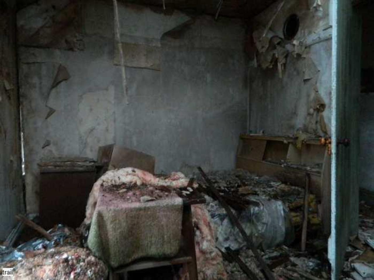 Upstairs April 2013 - Farmhouse-NE-of-Fergus70.jpg