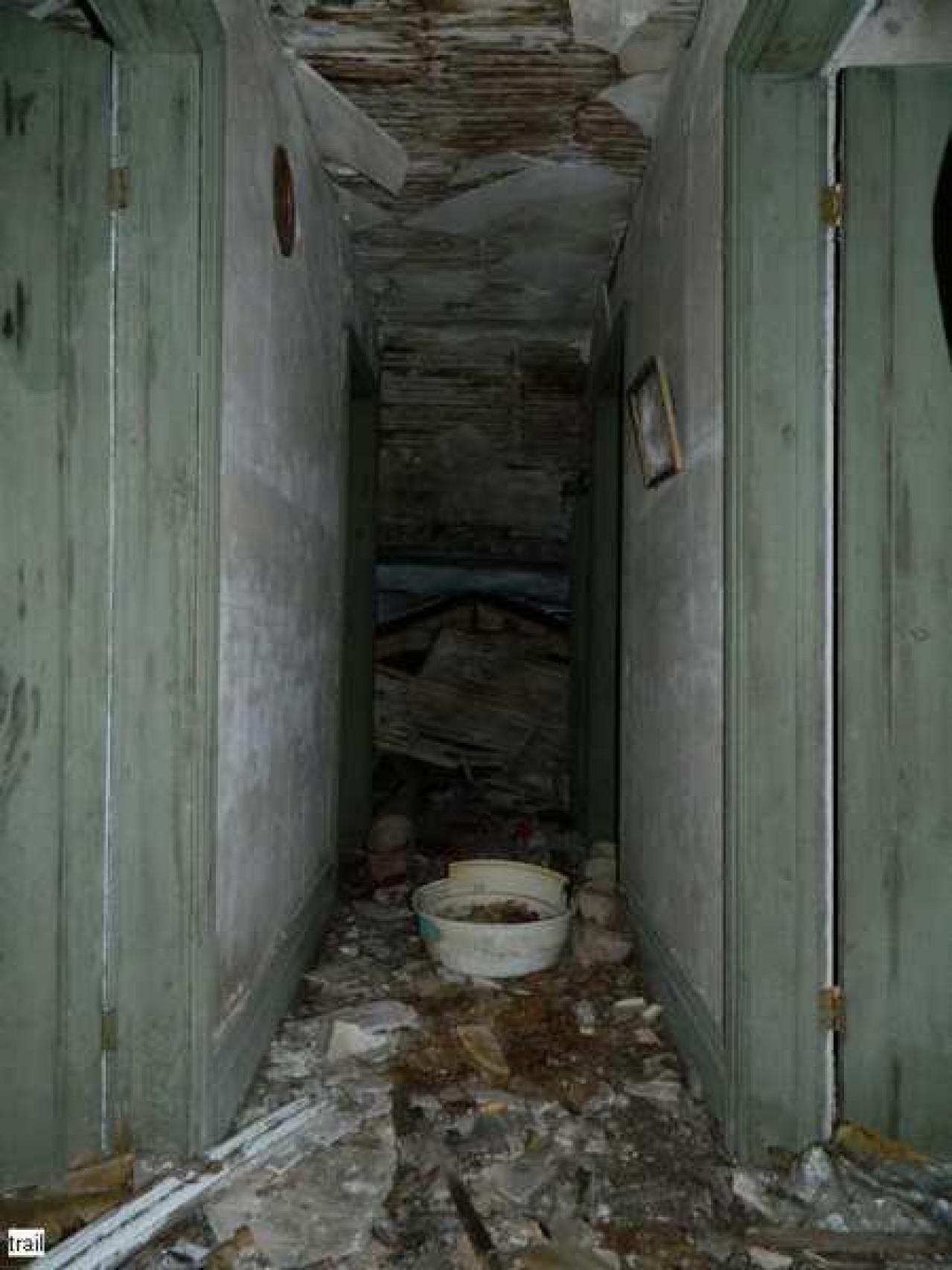 Upstairs April 2013 - Farmhouse-NE-of-Fergus9.jpg