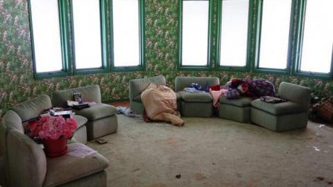 March 2014 - Abandoned-Cat-Lady-House456.jpg