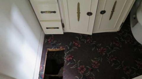 TGTN#1: 465 - There-Goes-The-Neighbourhood34.jpg