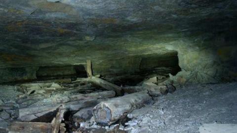 Queenston Mine Dec/2013 - Queenston-Quarry-Mine-Entry23.jpg