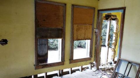 March 2014 - Skinned17.jpg