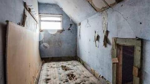 Rained In - Dunwich-Farmhouse90.jpg