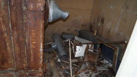 Knee Deep Snow - CFB-Edgar245.jpg