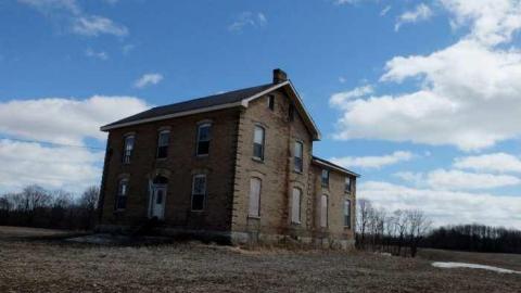 April2014 - Central-Elgin-Farmhouse43.jpg