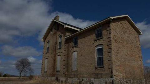 April2014 - Central-Elgin-Farmhouse44.jpg