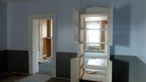 April2014 - Central-Elgin-Farmhouse45.jpg