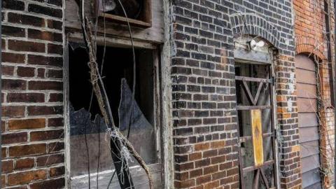 Niagara's Premier Deathtrap photo 4