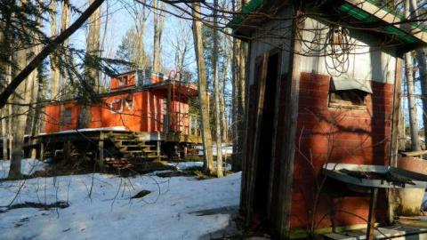 Caboose Cabin - Red-Caboose-Cabin8.jpg