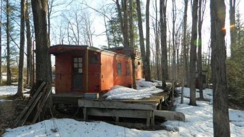 Caboose Cabin - Red-Caboose-Cabin3.jpg