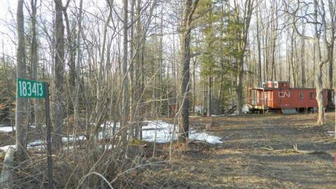 Red Caboose Cabin - Southgate, Ontario