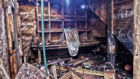 Antique-less photo 5