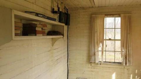 Looking Down - The-Smiths-Home7.jpg