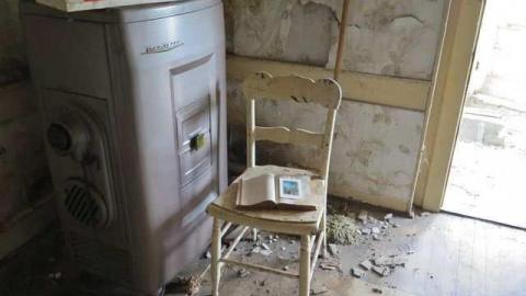 Looking Down - The-Smiths-Home21.jpg