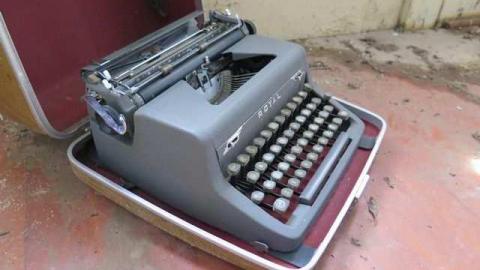 Looking Down - The-Smiths-Home11.jpg