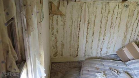 Looking Down - The-Smiths-Home13.jpg