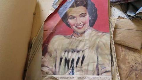 Looking Down - The-Smiths-Home15.jpg