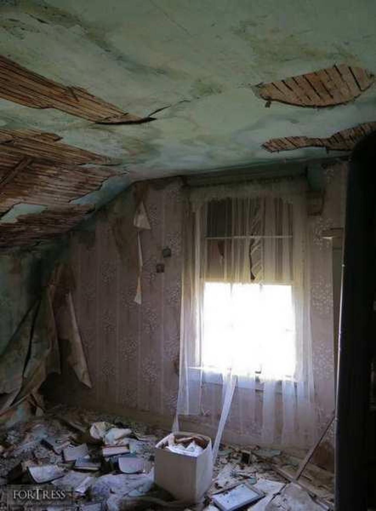 Looking Down - The-Smiths-Home2.jpg