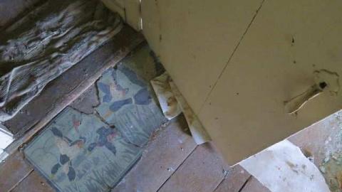 Looking Down - The-Smiths-Home3.jpg