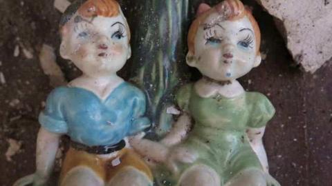 Looking Down - The-Smiths-Home17.jpg