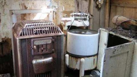 Looking Down - The-Smiths-Home6.jpg